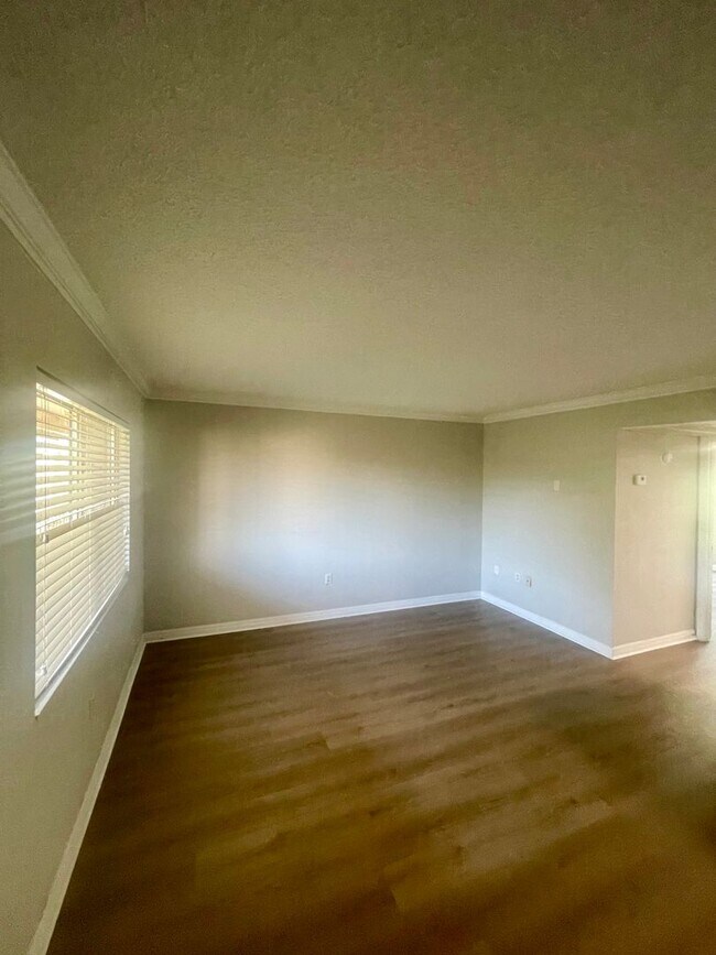 Waterside at Cranes Roost 1/1 Condo locate... Unit 320 Condo for Rent