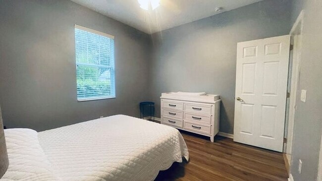 Photo - 8808 Abbey Leaf Ln