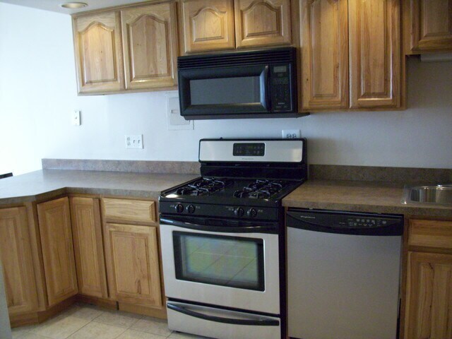 Photo - 1540 N State Pky Unit 012A