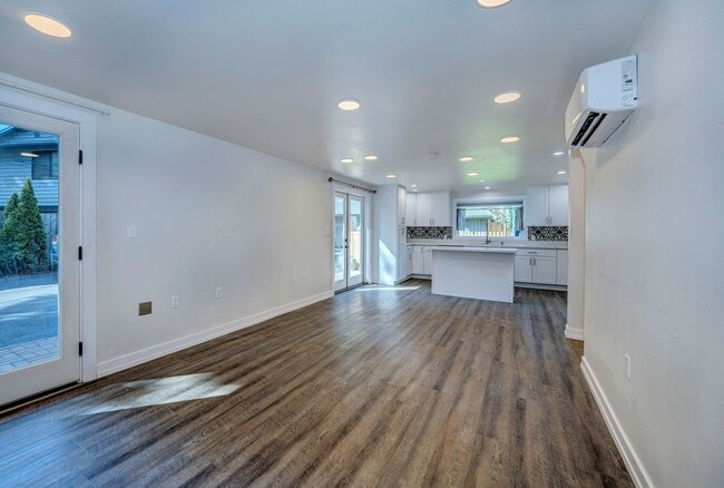 Photo - 2 bed, 1.5 bath in Seattle