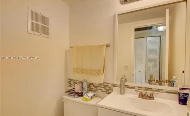 Photo - 82 Fanshaw B Unit 82