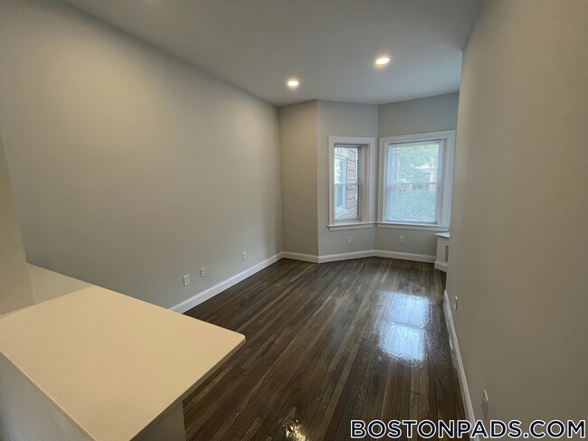 Photo - 102 Queensberry St Apartment Unit 2