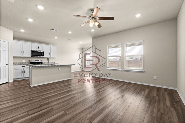 Photo - Beautiful 3 bedroom 2 bathroom home