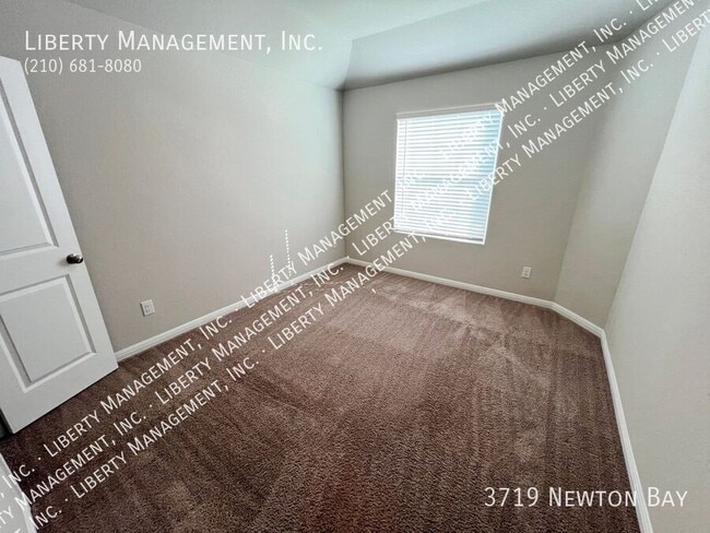 Photo - 3719 Newton Bay