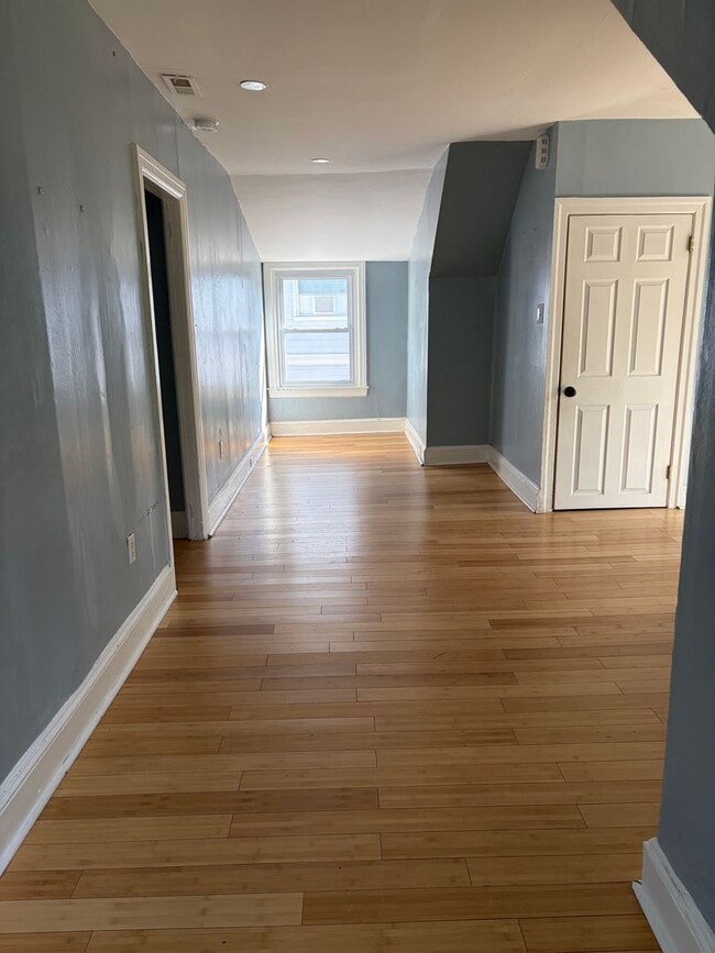 11 Cloverdale Ave Unit 2