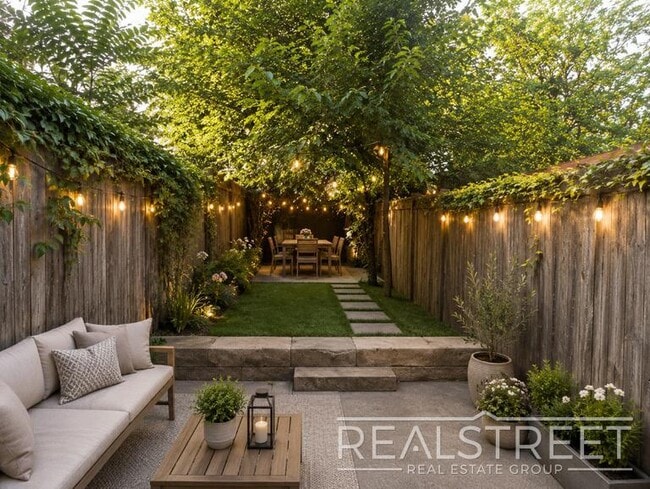 Building Photo - Kingsize Bedrooms with Private Backyard in the Heart of Bushwick