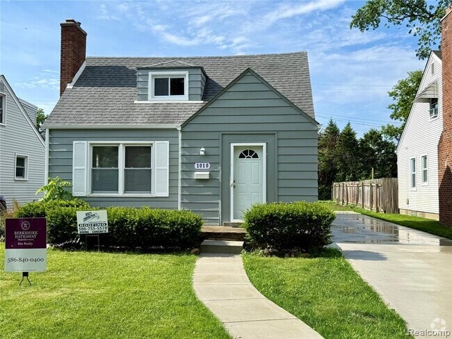 Building Photo - 1010 Larkmoor Blvd Rental