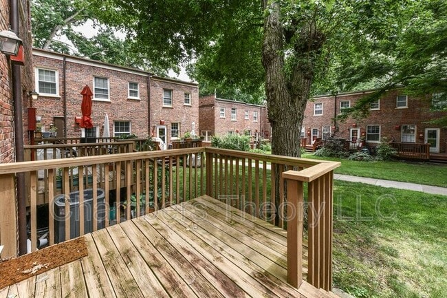 Photo - 1400 S Barton St Unit #432
