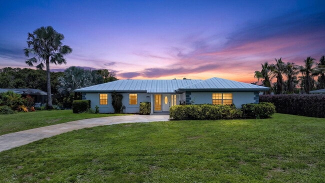 Building Photo - 416 SE Naranja Ave