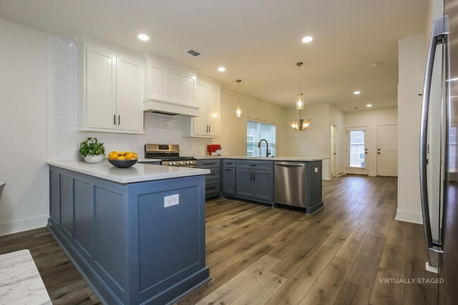 Photo - 16304 Lamarche Dr