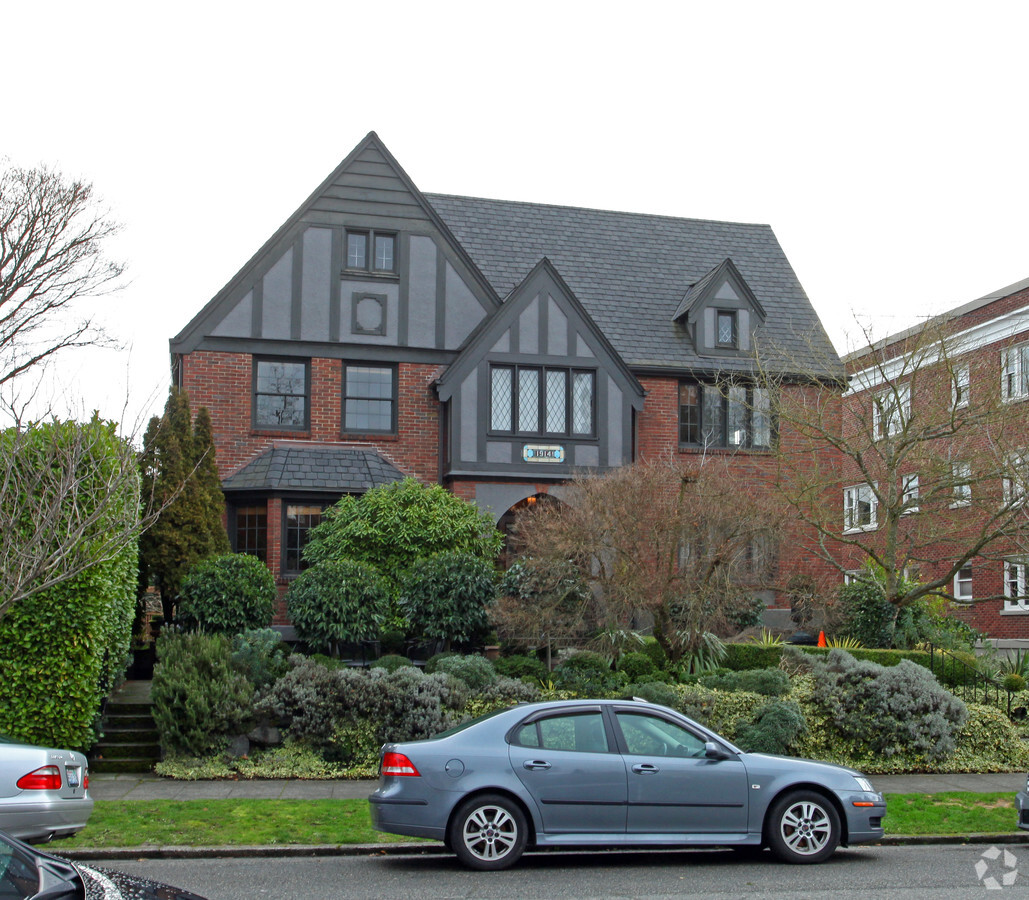 Photo - 1914 Bigelow Ave N Apartments