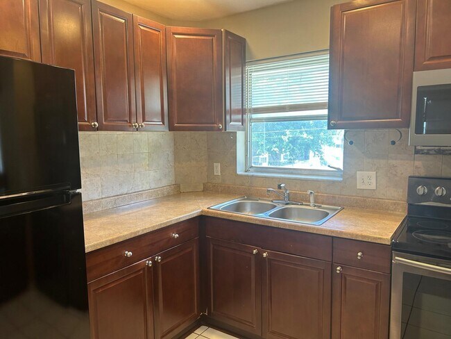 Photo - 3930 Crystal Lake Dr Unidad 316