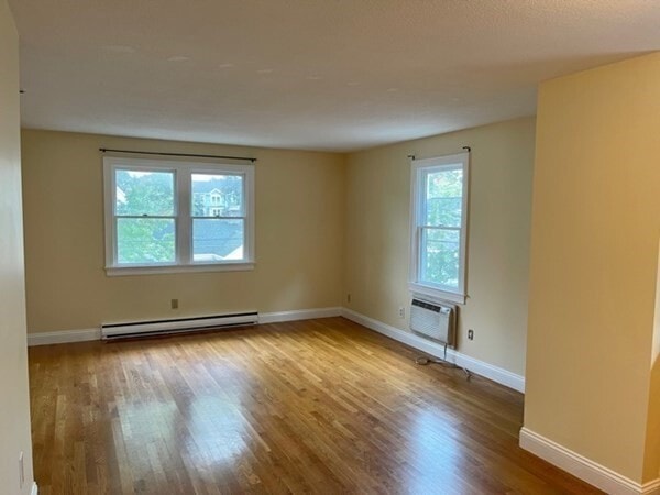 Photo - 18 Germain Ave Unidad 1