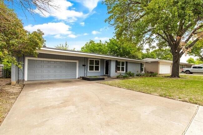 Building Photo - 4525 Selkirk Dr Rental