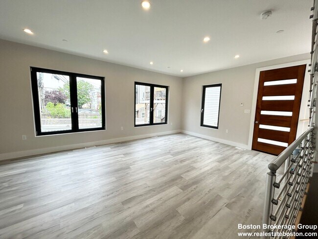 Photo - Beautiful south end 5 bed 3.5 baths.....