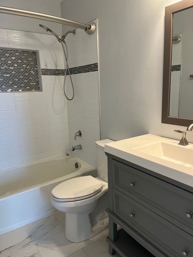 Photo - End Unit Townhouse In Centreville