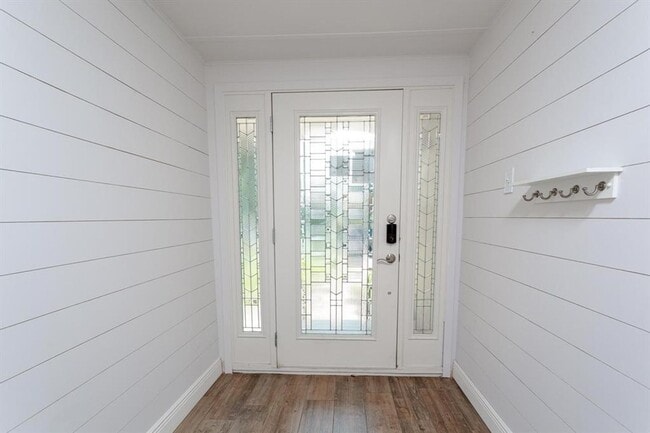 Photo - Cozy 3/BR 2/BA Home with Fireplace, Washer & Dryer Included