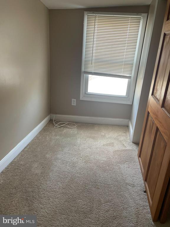 Building Photo - 221 Chester Ave Unit A