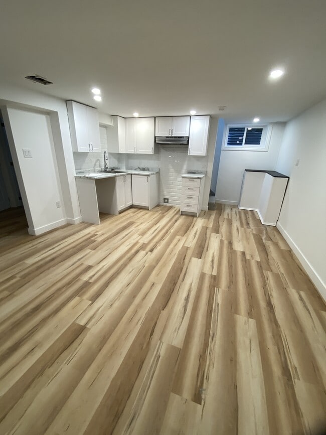 Photo - 340 Trudeau Dr