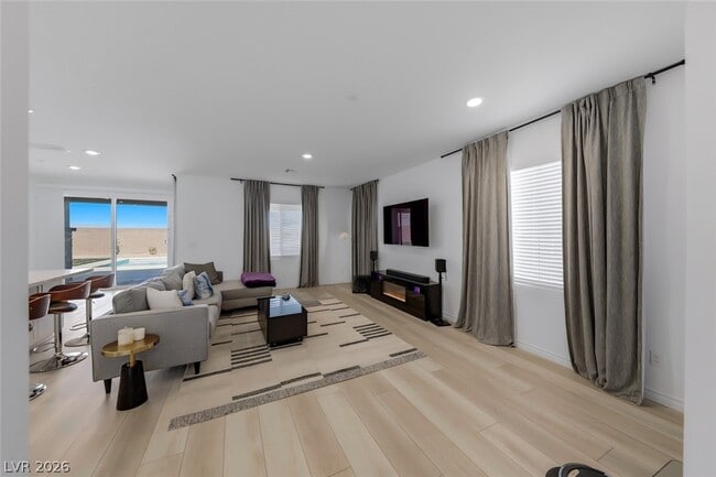 Photo - 290 Robson Rdg Ln