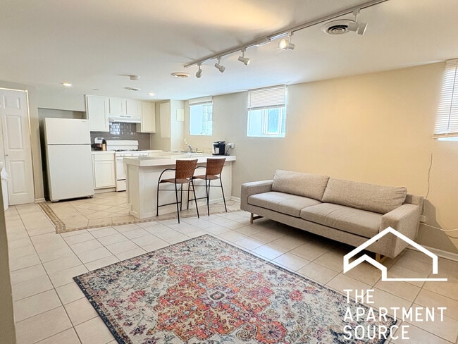 Building Photo - 125 S Leavitt St Unit B Rental