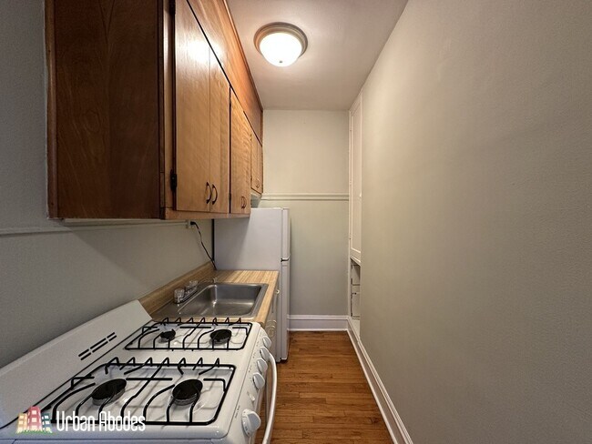 Photo - 4635 N Paulina St Unit J05W