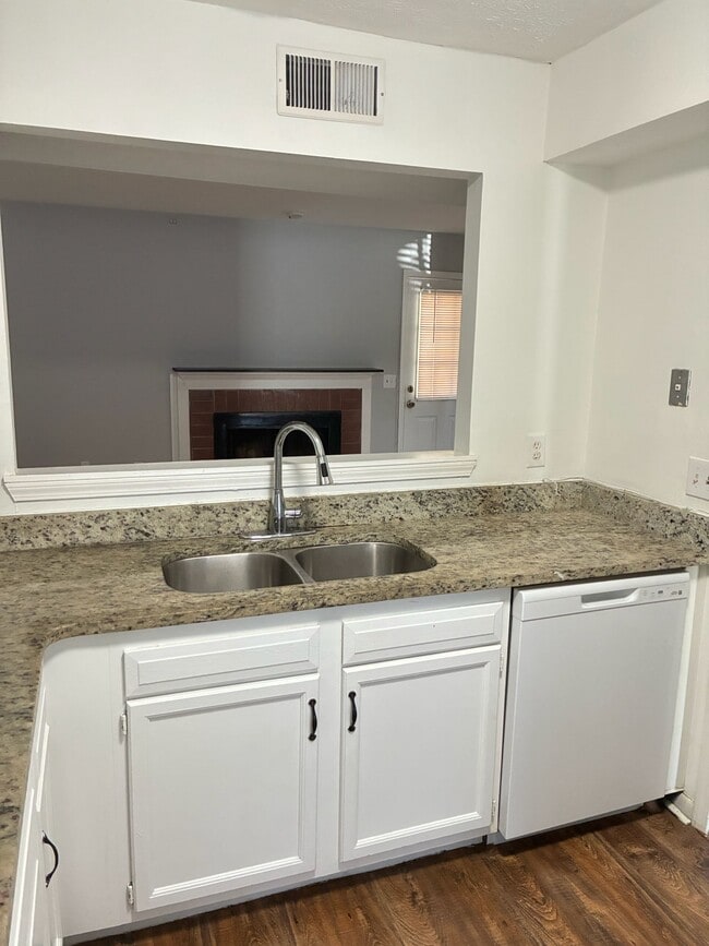 Building Photo - 6269 Woodrun Pl Rental
