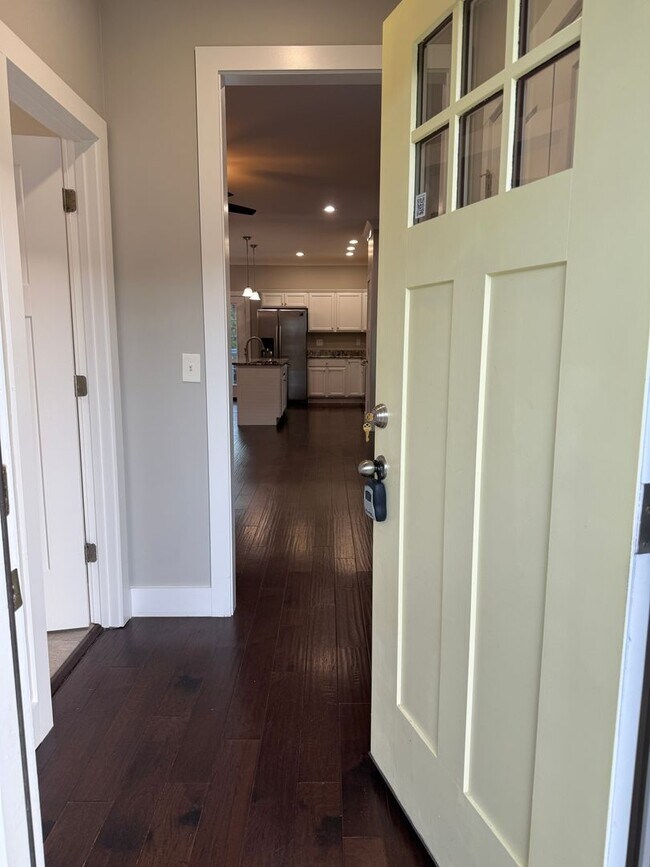Photo - Spacious & Convenient!