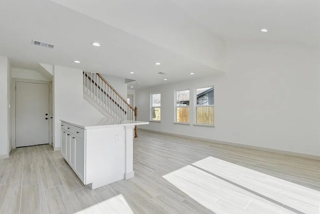 Photo - 5205 2 Iron St Townhome