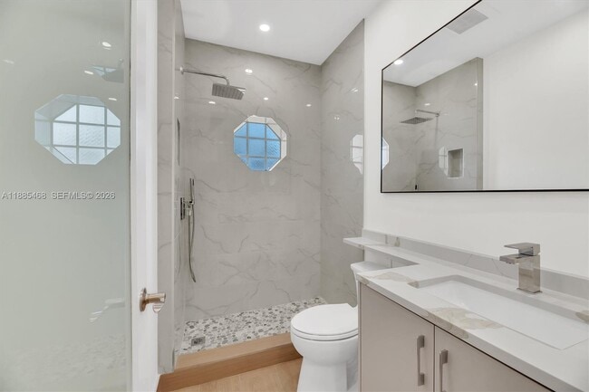 Photo - 6538 Via Regina