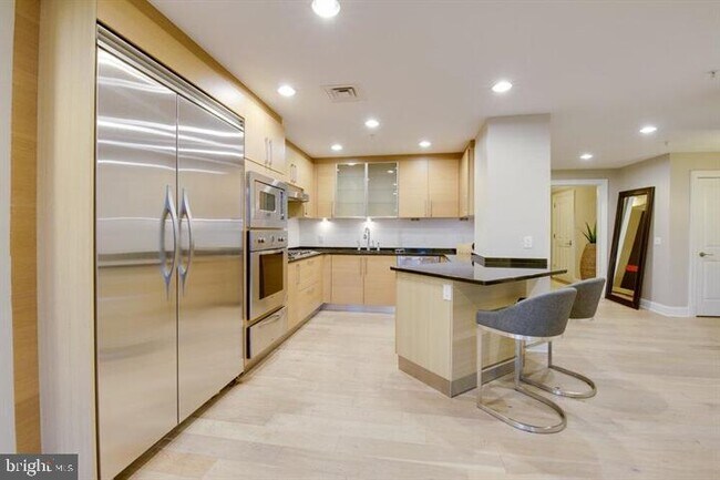 Photo - 801 Key Hwy Unidad P-60
