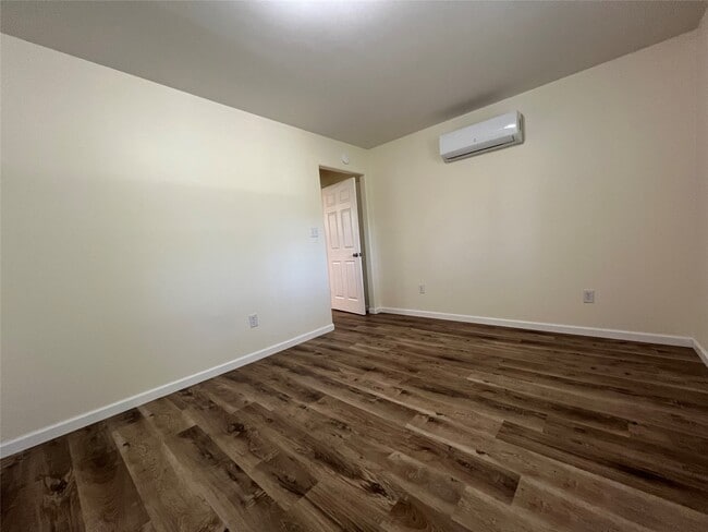 Building Photo - 436 Shadywood Dr