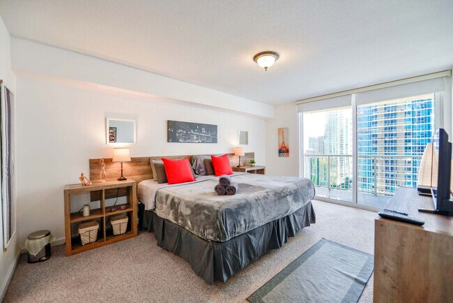 Photo - 1 SE 12th St Unit FL31-ID1022228P