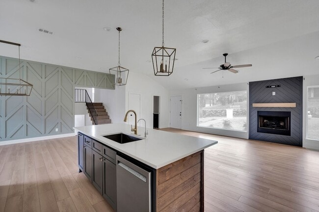 Photo - 3301 Yellowstone Dr