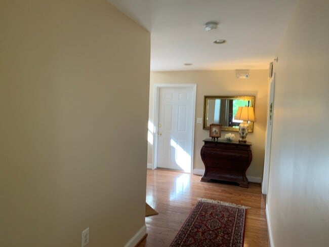 Photo - 5 Murray Ave