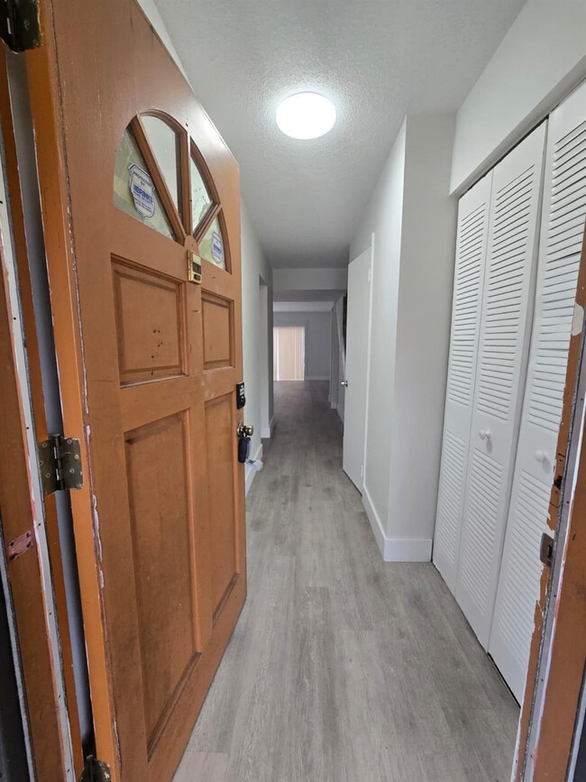 Photo - 7743 Balboa St