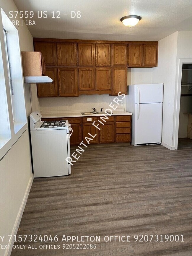 Building Photo - S7559 US-12 Unit D8