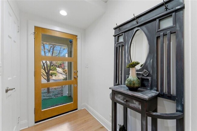 Photo - 302 Hascall Rd NW