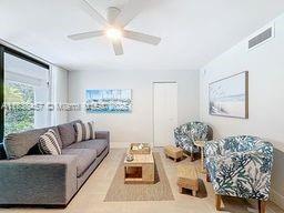 Photo - 350 Grapetree Dr