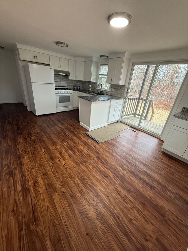 Photo - 136-138 West Yarmouth Road Unidad 136 West Yarmouth Road