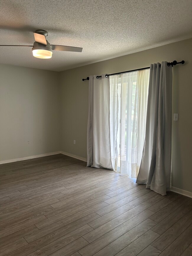 Photo - 9474 Villas Dr