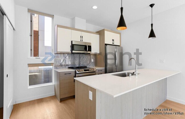 Photo - 908 NW 56th St