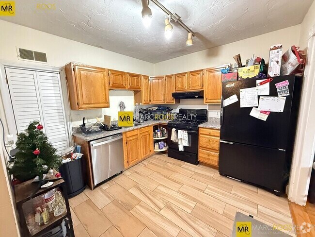 Building Photo - 882 Huntington Ave Unit 2 Rental