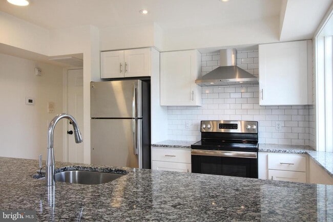 Photo - 71 N Main St Unit 304