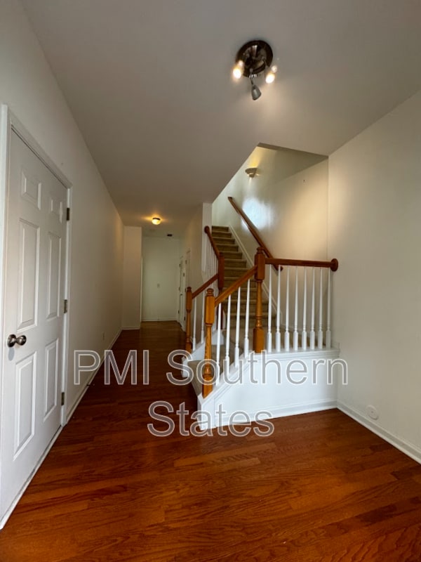 Photo - 419 Woodbark Ct