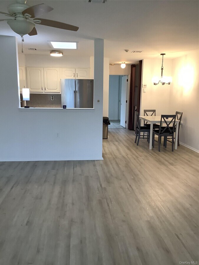 Photo - 406 Woodbridge Dr Unit B