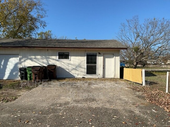 Building Photo - 308 Highland Estates Dr