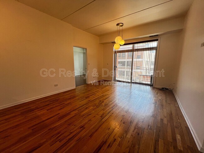 Photo - 657 W Fulton St Unit 402