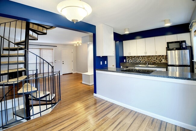 Photo - 2412 Grandview Ave