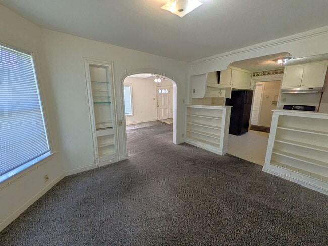 Photo - 4670 Maddox St